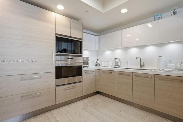 17301 Biscayne Boulevard 1905, North Miami Beach, FL 33160