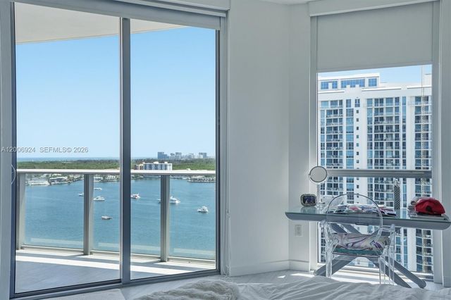 17301 Biscayne Boulevard 1905, North Miami Beach, FL 33160