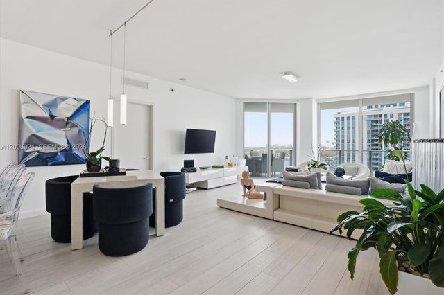 17301 Biscayne Boulevard 1905, North Miami Beach, FL 33160