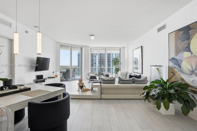 17301 Biscayne Boulevard 1905, North Miami Beach, FL 33160
