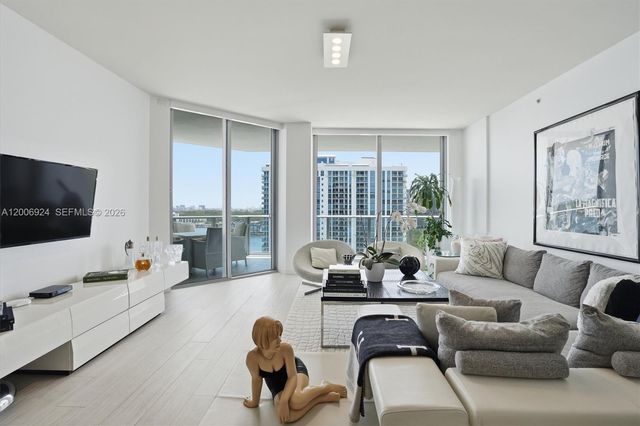 17301 Biscayne Boulevard 1905, North Miami Beach, FL 33160