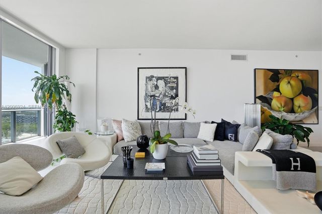 17301 Biscayne Boulevard 1905, North Miami Beach, FL 33160
