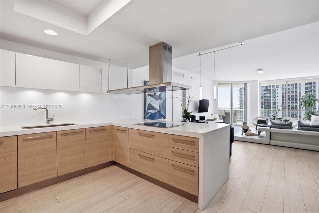 17301 Biscayne Boulevard 1905, North Miami Beach, FL 33160