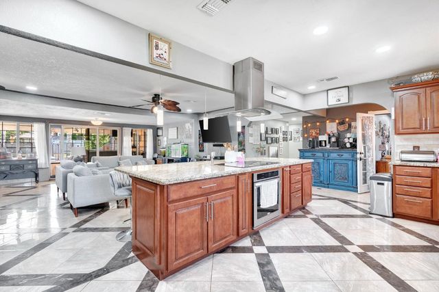 1758 Barstow Avenue, Clovis, CA 93611