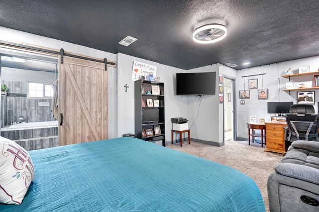 1758 Barstow Avenue, Clovis, CA 93611