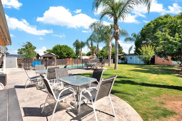 1758 Barstow Avenue, Clovis, CA 93611