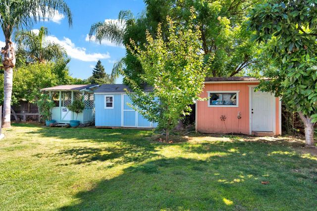 1758 Barstow Avenue, Clovis, CA 93611