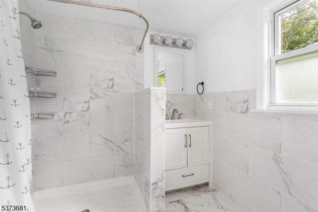 67 Nolans Point Rd, Jefferson Twp., NJ 07849