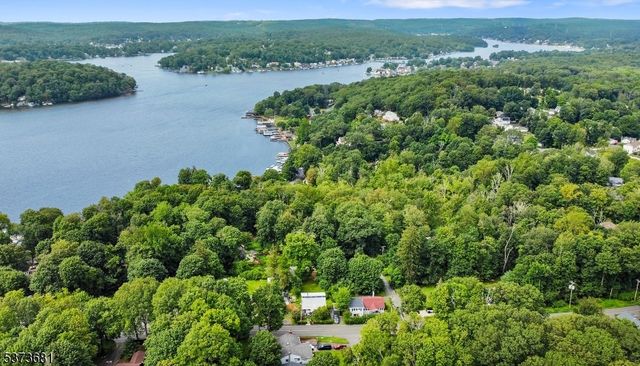 67 Nolans Point Rd, Jefferson Twp., NJ 07849