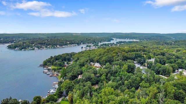 67 Nolans Point Rd, Jefferson Twp., NJ 07849