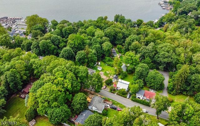 67 Nolans Point Rd, Jefferson Twp., NJ 07849