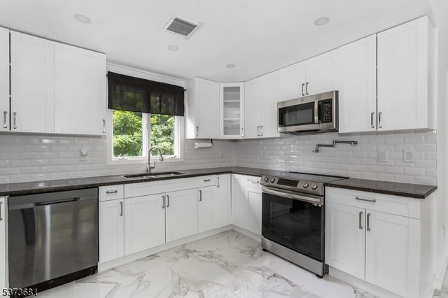 67 Nolans Point Rd, Jefferson Twp., NJ 07849