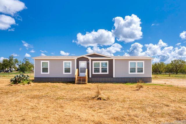 2722 Good Luck Road, Seguin, TX 78155