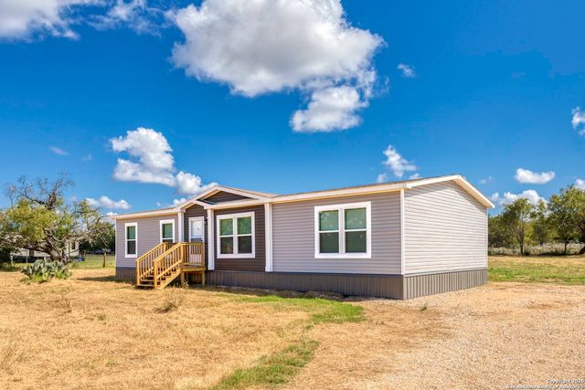 2722 Good Luck Road, Seguin, TX 78155