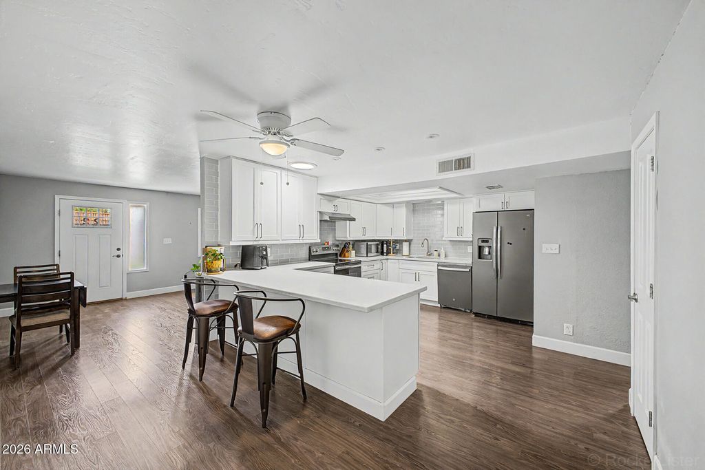 332 N DOBSON Road 22, Mesa, AZ 85201