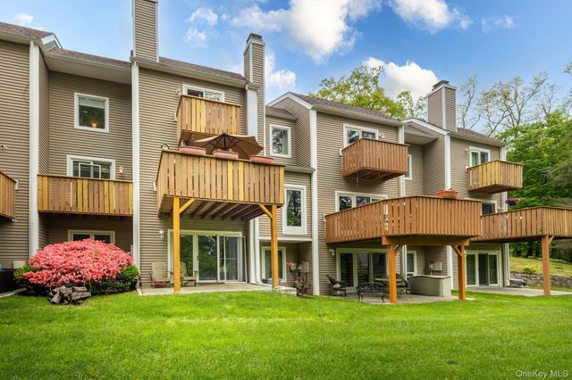 6 Spring Pond Drive, Ossining, NY 10562