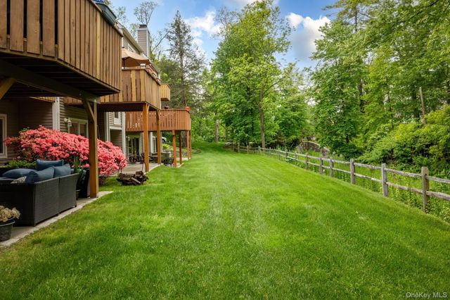 6 Spring Pond Drive, Ossining, NY 10562