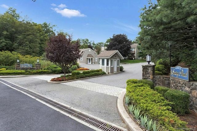 6 Spring Pond Drive, Ossining, NY 10562