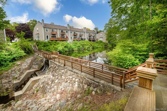 6 Spring Pond Drive, Ossining, NY 10562