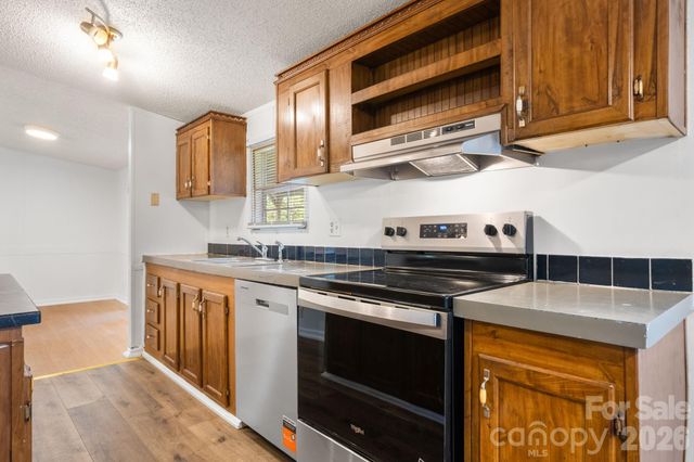 2786 Ridgecreek Drive, Morganton, NC 28655