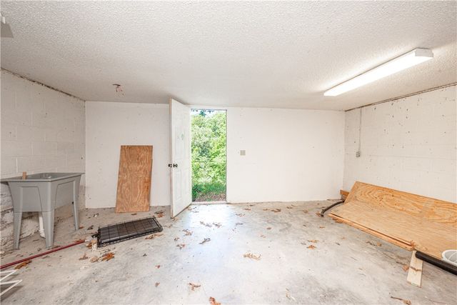 17942 Railroad Cut Road, Rogers, AR 72756