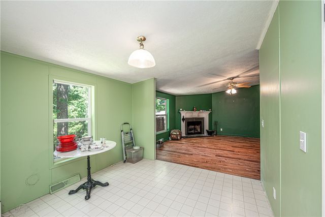 17942 Railroad Cut Road, Rogers, AR 72756