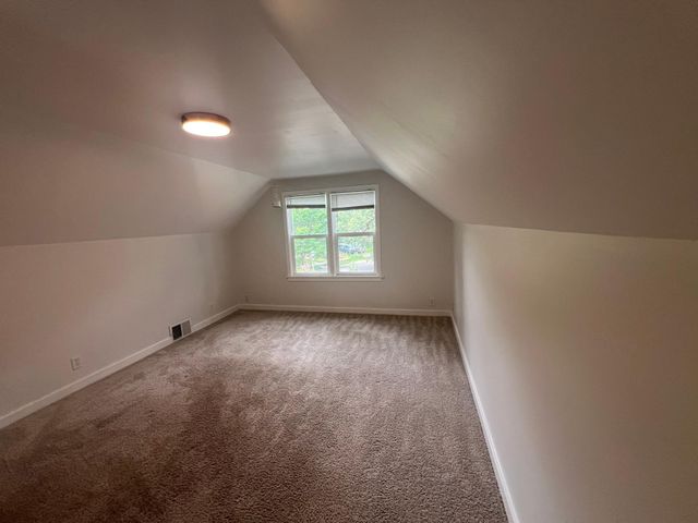 1876 Chelton Avenue W, Saint Paul, MN 55104