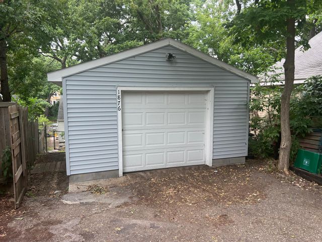 1876 Chelton Avenue W, Saint Paul, MN 55104