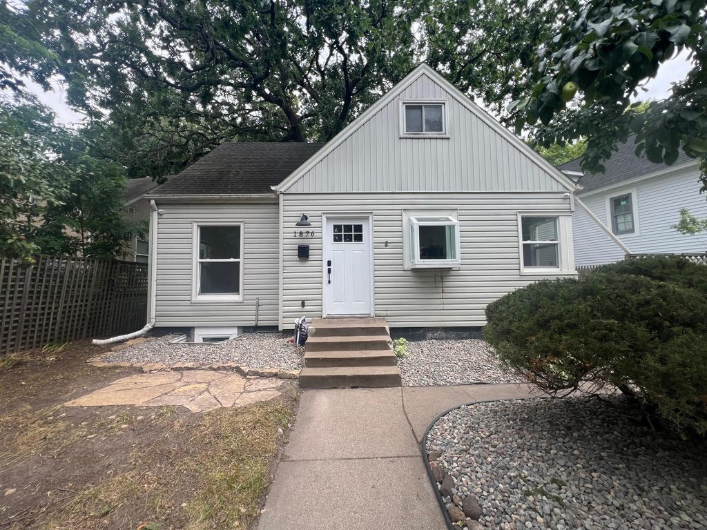 1876 Chelton Avenue W, Saint Paul, MN 55104