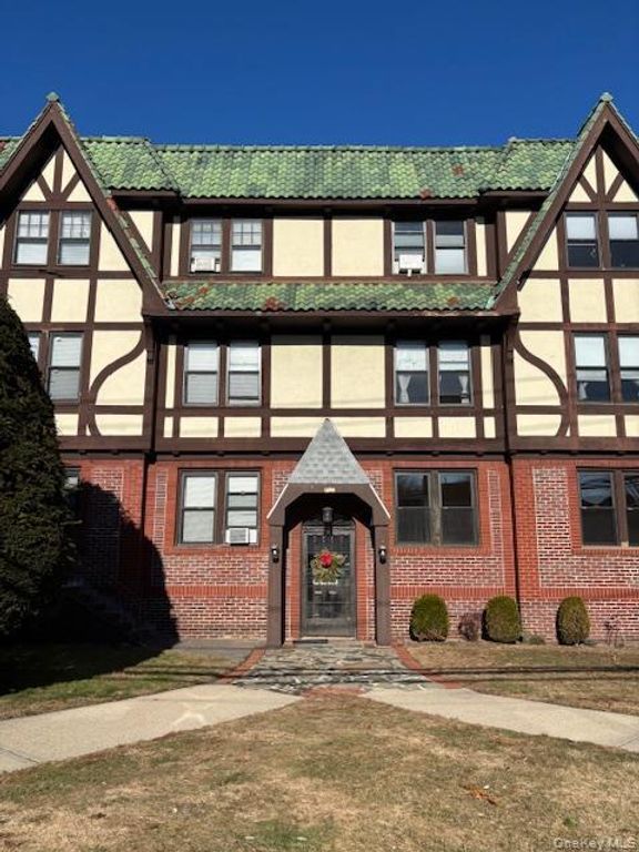 159 Main Street, Huntington, NY 11743