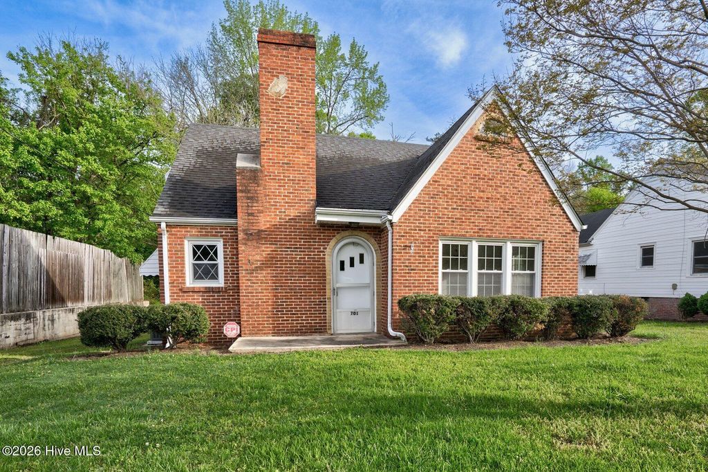 701 E Nash Street, Spring Hope, NC 27882