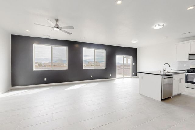 408 4th Street NE, Rio Rancho, NM 87124