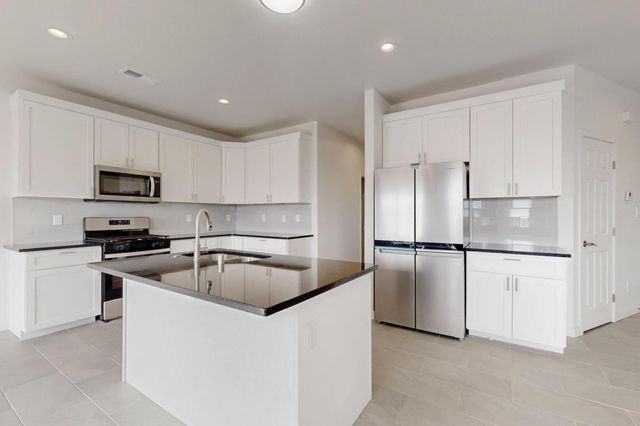 408 4th Street NE, Rio Rancho, NM 87124