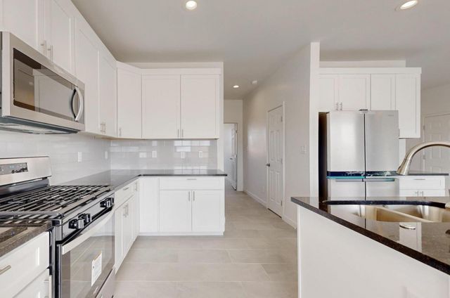 408 4th Street NE, Rio Rancho, NM 87124