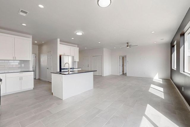 408 4th Street NE, Rio Rancho, NM 87124