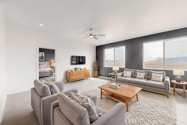 408 4th Street NE, Rio Rancho, NM 87124