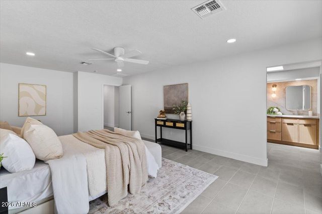 3926 E LAUREL Lane, Phoenix, AZ 85028