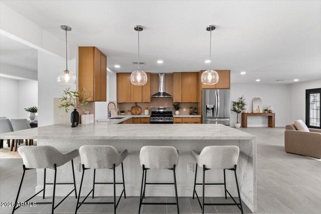 3926 E LAUREL Lane, Phoenix, AZ 85028