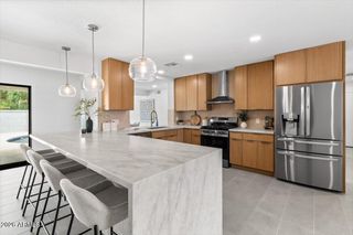 3926 E LAUREL Lane, Phoenix, AZ 85028