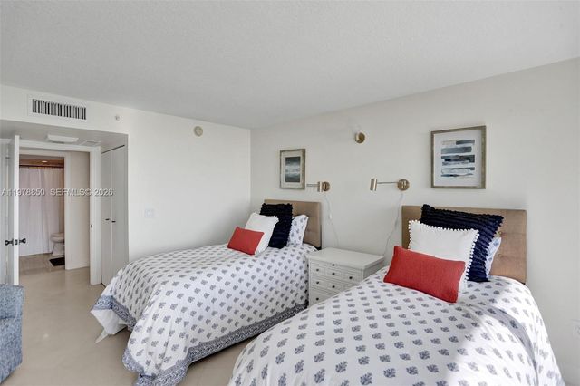 6917 Collins Ave 915, Miami Beach, FL 33141