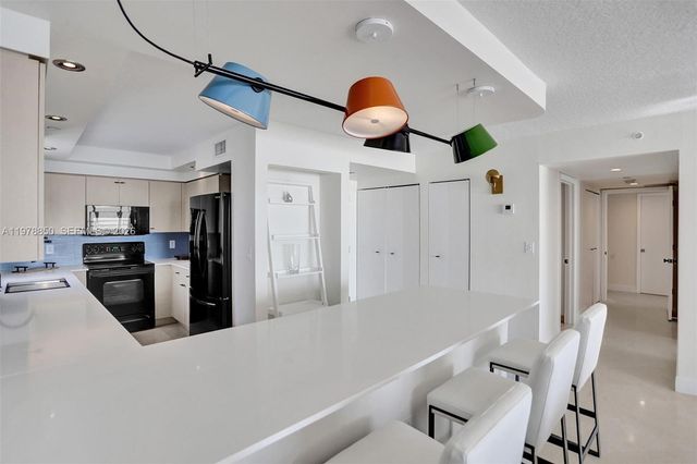 6917 Collins Ave 915, Miami Beach, FL 33141