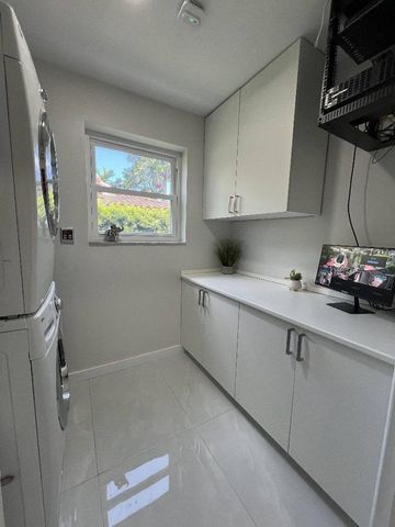 1042 Tyler Street, Hollywood, FL 33019