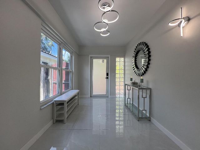 1042 Tyler Street, Hollywood, FL 33019