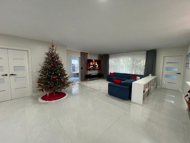 1042 Tyler Street, Hollywood, FL 33019