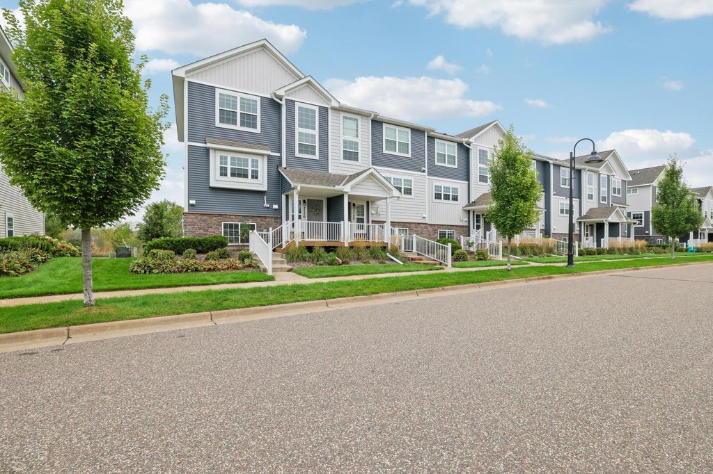 7550 Woods Edge Boulevard, Lino Lakes, MN 55014