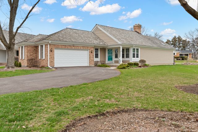 401 Park Barrington Drive, Barrington, IL 60010