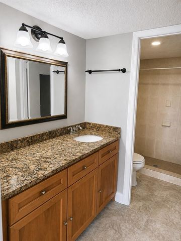 1 KEY CAPRI 102W, Treasure Island, FL 33706