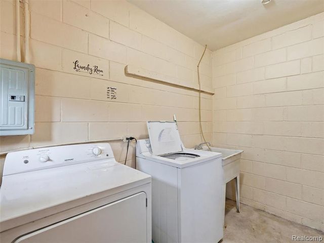 18844 Marquette Street, Roseville, MI 48066