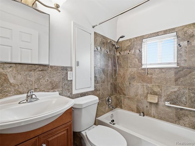 18844 Marquette Street, Roseville, MI 48066