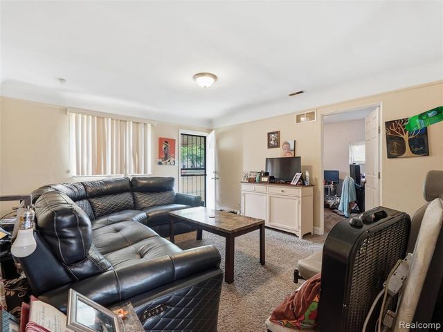 18844 Marquette Street, Roseville, MI 48066
